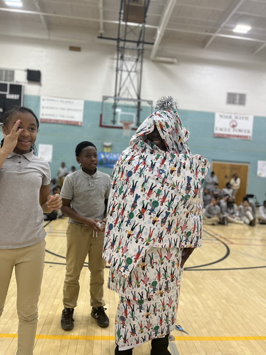 MayeTiffanie's tweet photo. Today at our @WoodlawnMS #Winter rally students got the chance to wrap the administration. ☺️ How’d they do @RArchelus @RonaldMcFadden? #Baltcops https://t.co/EprTBQzm9z