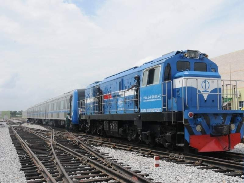 TonamiPlayman's tweet photo. What's up with the Nigerian practice of towing EMUs with diesel locomotives on metro projects?

A 🧵 https://t.co/bCmlgFpijZ