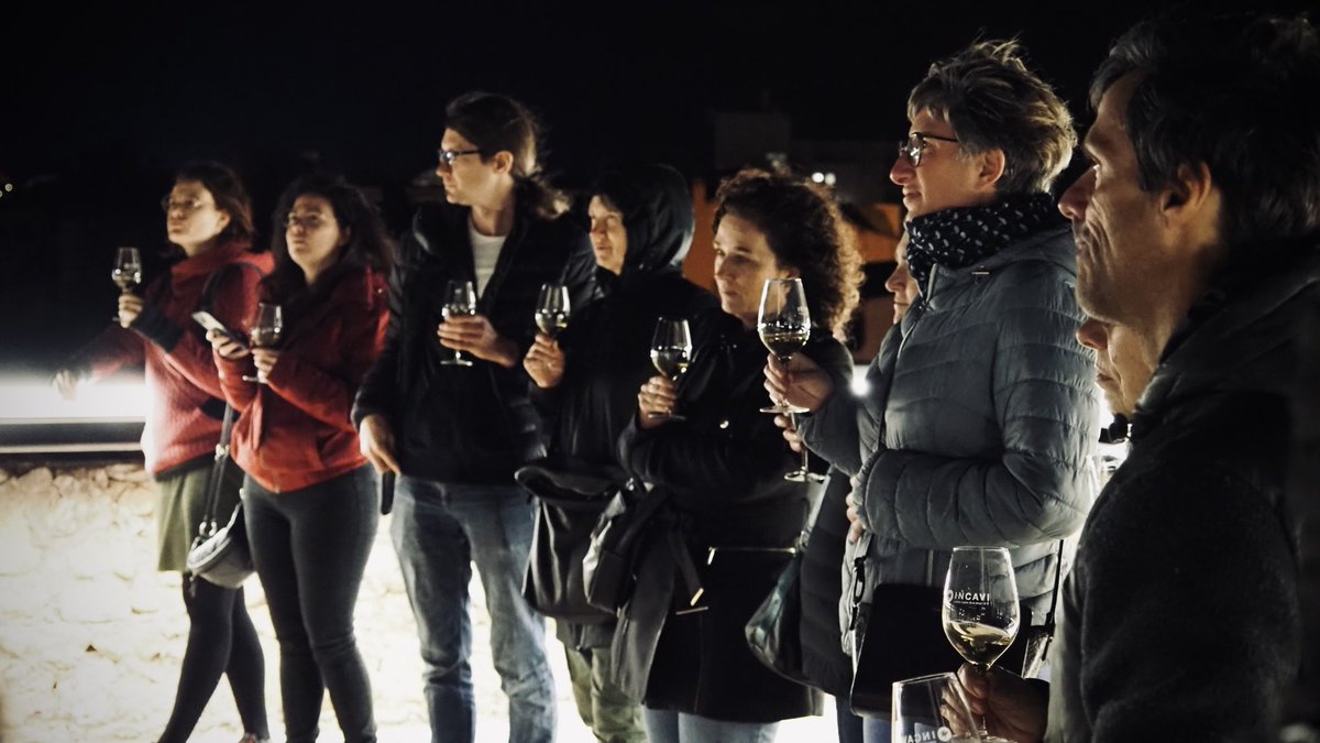 TGNturisme's tweet photo. 🍷🏛”Tastem la ciutat de la història” combina l’experiència enoturística i el saber fer d’@ITINEREtarraco i @DOTarragona. 

Cada dia un celler diferent representa la #RutadelViDOTarragona a #Tarragona i avui ha estat el torn del celler cooperatiu @adernats.
#TarragoninamentGenuí https://t.co/INLfjFOwER