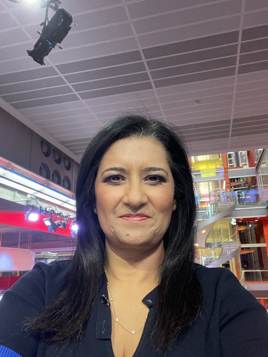 Geetagurumurthy's tweet photo. #bbcos last 30 mins of the year - join me! #bbcnews https://t.co/w0uwz3WJr0