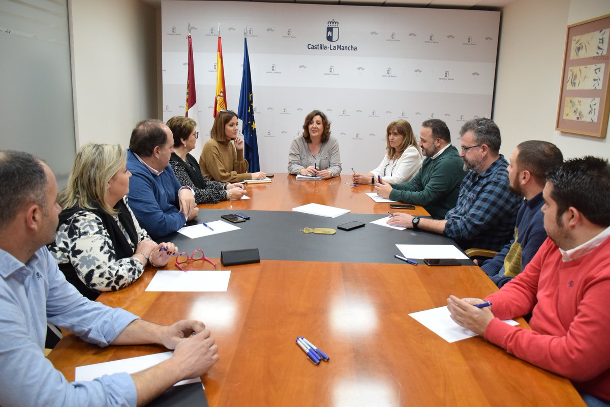 pfrancoCLM's tweet photo. ➡ También hemos mantenido un encuentro con los miembros del @gdr_sdelsegura para compartir la importancia que va a tener para la Sierra del Segura la inversión aprobada por @mincoturgob y @gobjccm de cerca de 4 M€ para impulsar un Plan de Sostenibilidad Turística con fondos NG. https://t.co/us0eu6w01G
