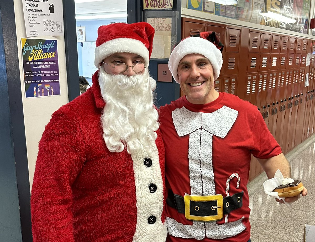 BrettRWoodcock's tweet photo. Happy Holidays LHS! We hope everyone enjoys the well deserved break. #snowdaytomorrow https://t.co/DqcwtFM0Mi