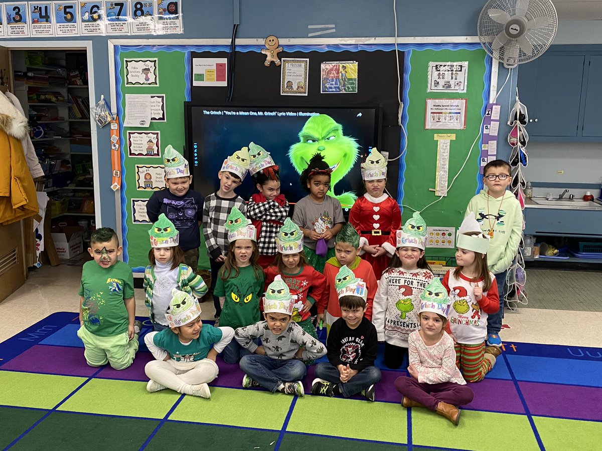 Room7friends's tweet photo. Grinch Day Success!!! Crowns, books, decorated candy Grinch trees, grinch ten frames, and more! Our hearts grew 3 sizes today for sure! @bulldogslv @BlessingMahopac https://t.co/8Zk3bQK7tW
