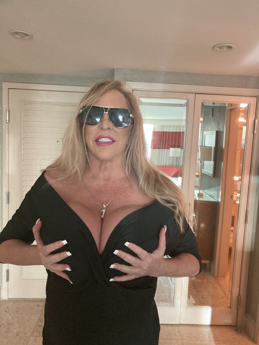 Today I am shooting more new content for OF&hellip;. Link in bio #EuropeDiChan https://t.co/FjTtdqF2IA<a href="/tag/europedichan"class="tags"><span>#europedichan</span></a>