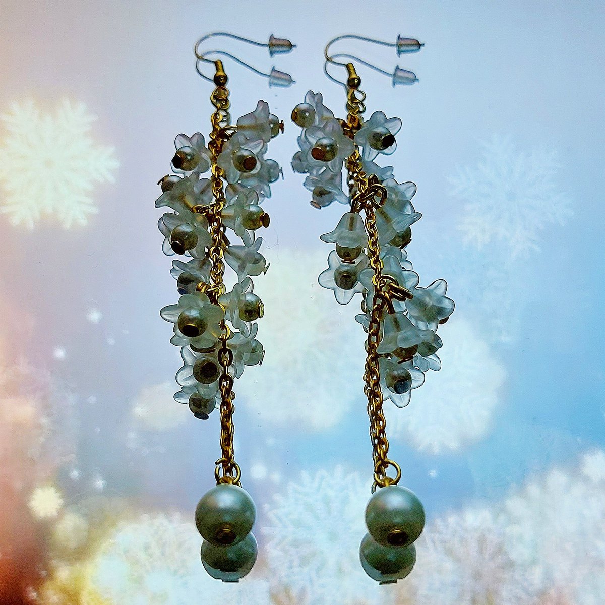 Introducing our Winter Wishes earrings! 🤍 A new wintery addition to our Blooming Beauty earrings! 💐