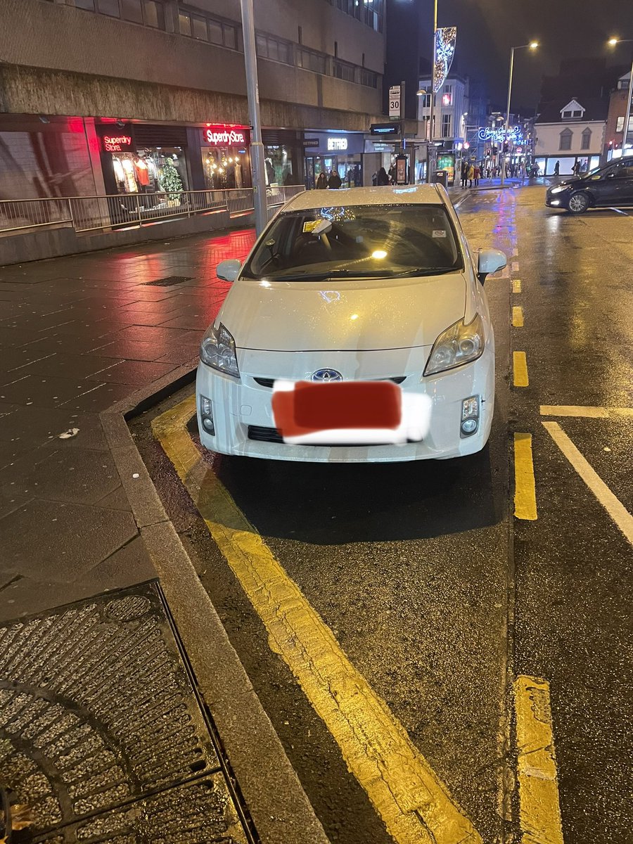 It may be Christmas time but we are still out and about keeping the traffic moving free from illegally parked cars like this one. @ParkingTeamNttm  @REACTNottingham @SafeNottm @CaFNottmCity @BlatantWatch #badparking #Nottingham