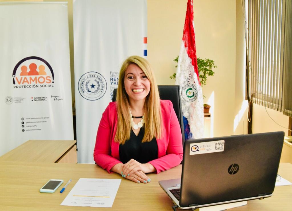 GabSocialPy's tweet photo. #ProtecciónSocial Carmen Ubaldi, Directora Ejecutiva del @GabSocialPy presentó avances del Sistema de Protección Social ¡Vamos! en reunión de autoridades. 

👉Igualmente, por decisión unánime, fue aprobada la Política Nacional de Cuidados presentada por el Ministerio de la Mujer https://t.co/a3fncdHQv9