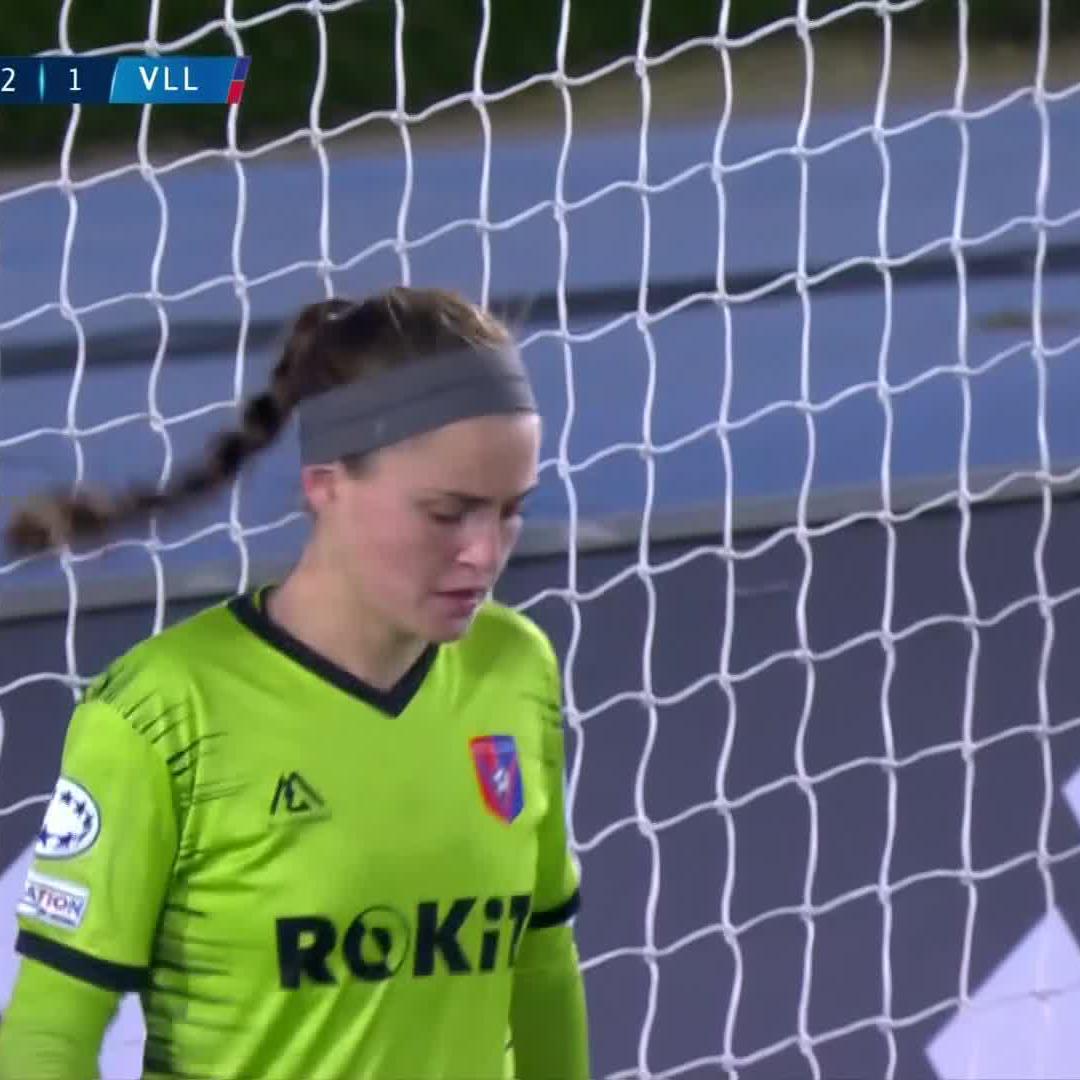 Teresa Abelleira makes no mistake to score her penalty and make it 3-1 to Real Madrid 🤍

#UWCL LIVE NOW ⬇️
🇬🇧 🎙  
🇪🇸 🎙  
🇦🇱 🎙