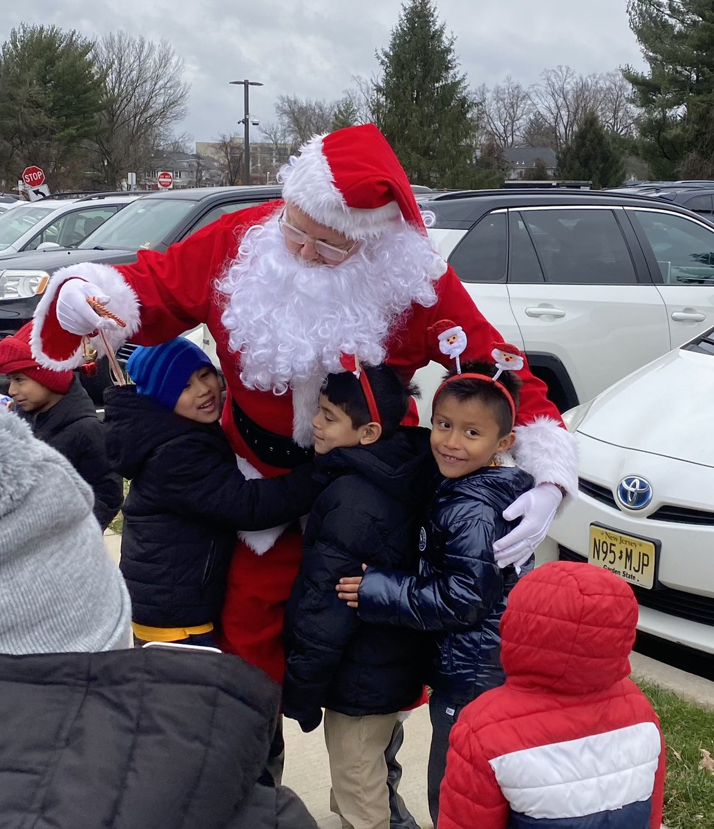 A special someone came to visit us during our annual holiday sing along! 🎄🎅