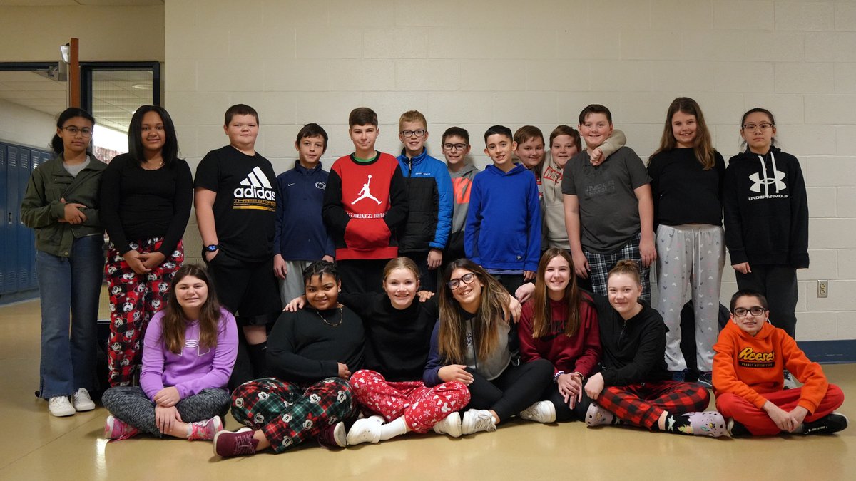 LSPioneers's tweet photo. This holiday season, sixth graders from the @MartinMeylinMS All-Stars team bought presents and donated over $500 in cash and gift cards for a local family in need. #serviceisjoy https://t.co/yuwY5EBLbe