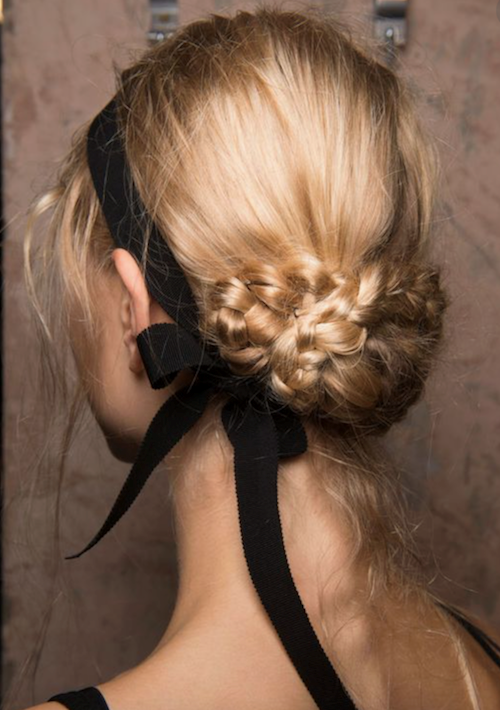 IlesFormula's tweet image. We have put together some super Holiday Hair ideas just for you. 
Click link in bio or follow the link here 

bit.ly/IFFestivehairi…

#Ilesformula #Ilesformulahair #giftideas #hairproducts #hairessentials