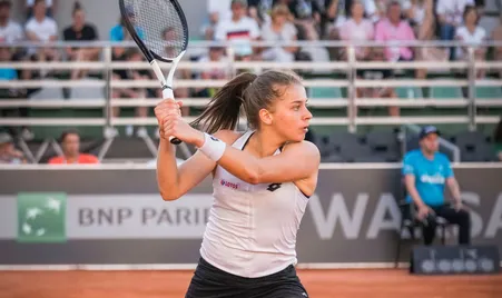 WTAntho's tweet photo. Maja Chwalinska 21 ans

➡️38V-15D
➡️2x🏆 W25 &amp; W60
➡️335ème début 2022 ➡️ 161ème fin 2022
➡️Préférence: Terre Battue

Un tennis délicieux et très tactique qui avait épater beaucoup de monde à Wimbledon. Elle risque de nous éblouir sur terre battue en 2023 rejoindre le top 100. https://t.co/jU176kuDva