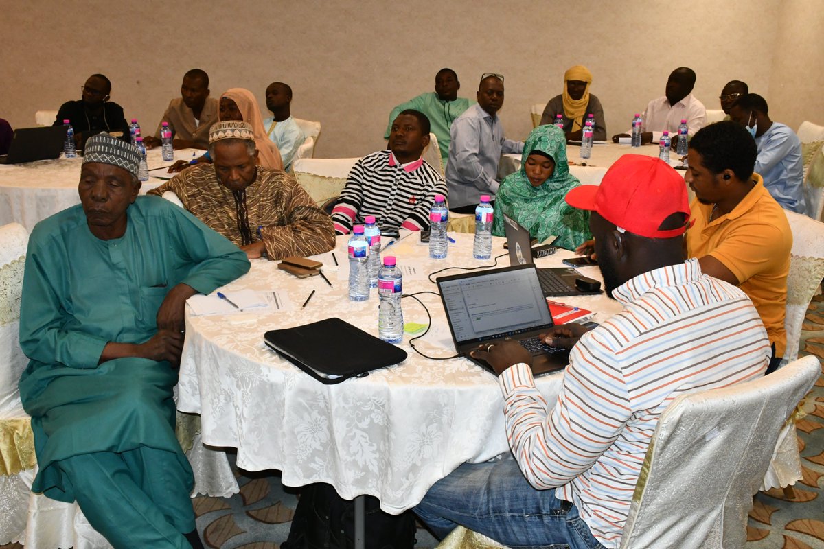 SaveChildrenNE's tweet photo. La Coalition des Associations, ONG de campagne pour une Education pour Tous au Niger, avec l'appui du fonds régional du projet #ECHOPPP organise le 21 et 22 Déc à Ny une formation sur les principes Humanitaires pour ses membres; ONG partenaires avec le soutien de @SaveChildrenNE. https://t.co/8FELg6vJe9