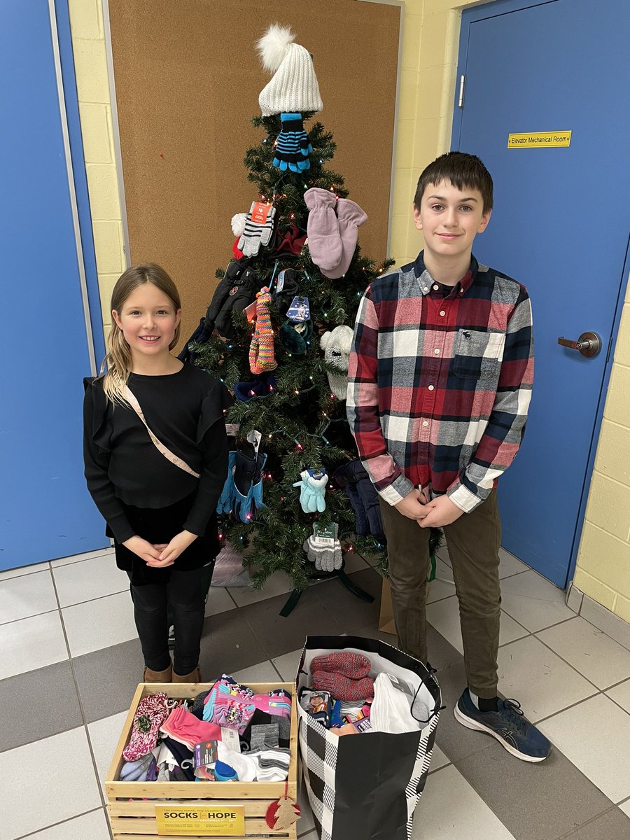 Thank you to our Lakeshore community for the many donations of socks, hats, mitts and food for the food bank!