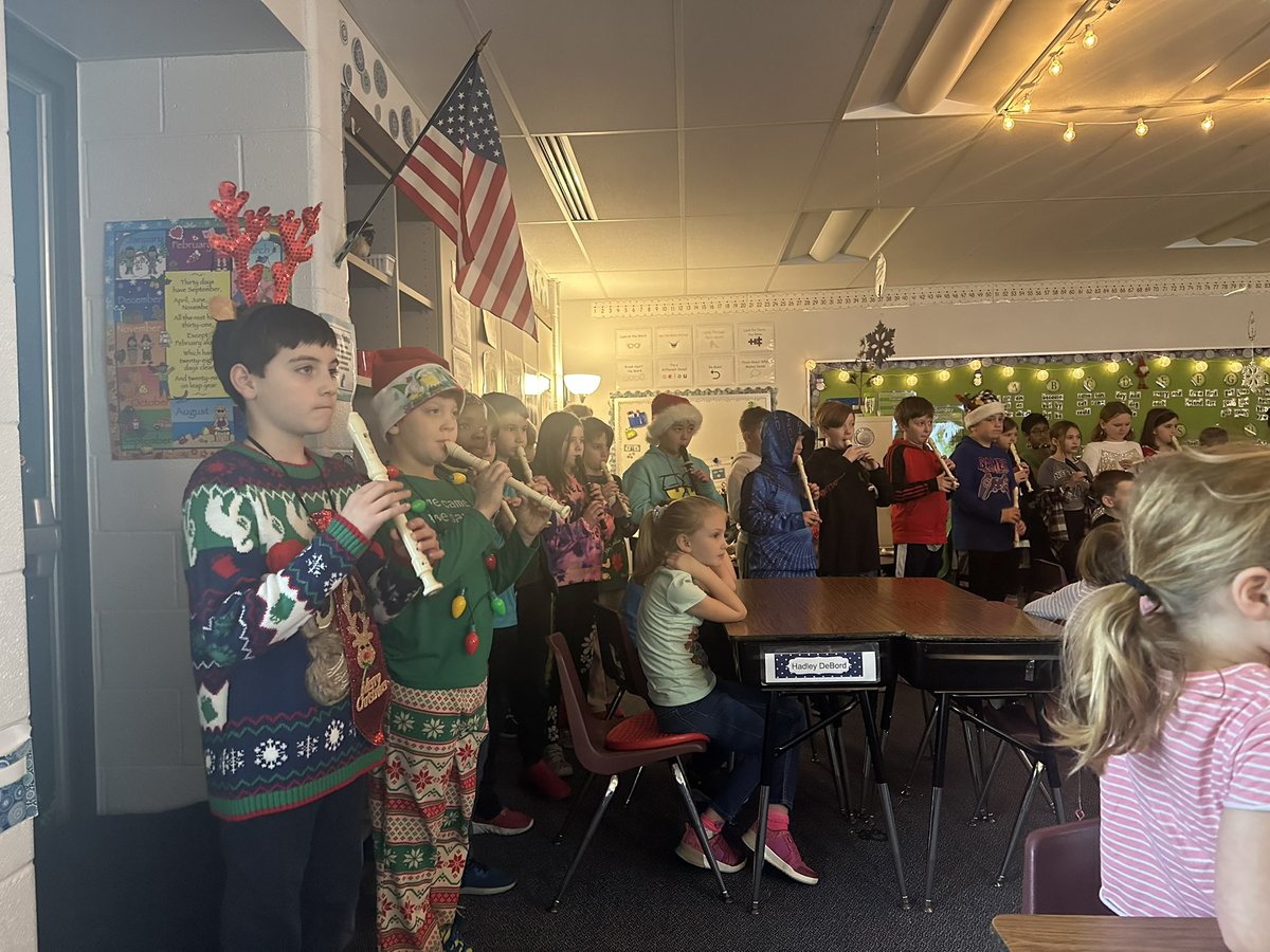 mrskhantz's tweet photo. Thank you 4th grade!  We really enjoyed the music this morning. @SLCSSalem https://t.co/Pdy24cF1Dh