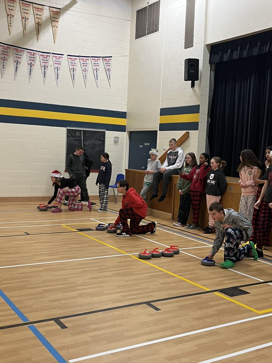 SarahBecker84's tweet photo. Learning to curl @HolyNameofMary today in the gym thanks to the generosity of our Parent Council and @GetCracking!! Some future curlers in the making!!! 🥌 #curlanywhere @CurlingCanada @RockSolidCurl  We hope to get to curling rink in 2023!! https://t.co/cqDatvVGzY