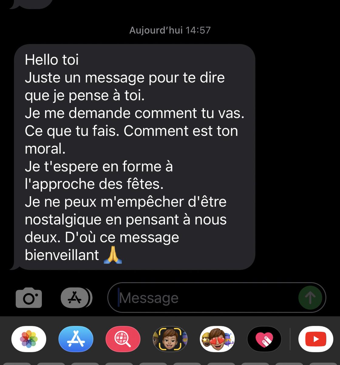 Desiiah's tweet photo. Je déclare « la saison des ex qui reviennent en fin d’année pour souhaiter de belles choses » ouverte 🤡 https://t.co/47r0bge1VS