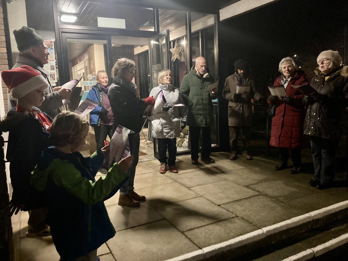 ChristChCardiff's tweet photo. Carols outside Christ Church last night - to lift people’s hearts with the joy of the Christmas message as they walked or drove past. https://t.co/ojlAK7xfLQ