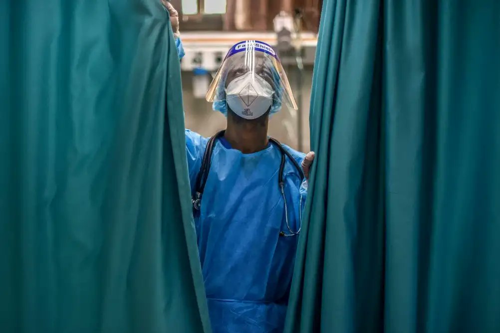 UNDP's tweet photo. Epidemics have devastating impacts on human lives, wreaking havoc on social and economic development.

This Intl Day of #EpidemicPreparedness, we must act on the lessons learned from #COVID19 and ensure that we have resilient and robust health systems that protect all people 🌎 https://t.co/LjlH77UCbn