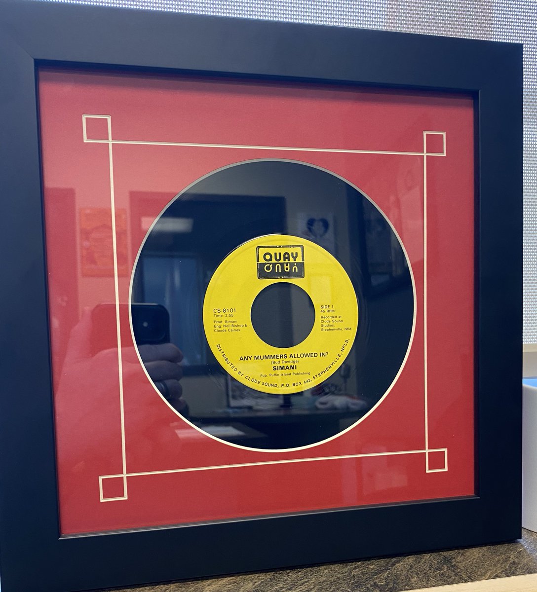RadioGregSmith's tweet photo. .@CampbellCritch is hands down the best gift giver I know and here’s some proof. What a awesome gift to open this morning. Thanks MC! #Simani #AnyMummersAllowedIn #IrishNL @buddavidge https://t.co/pKt4b7lX9Z