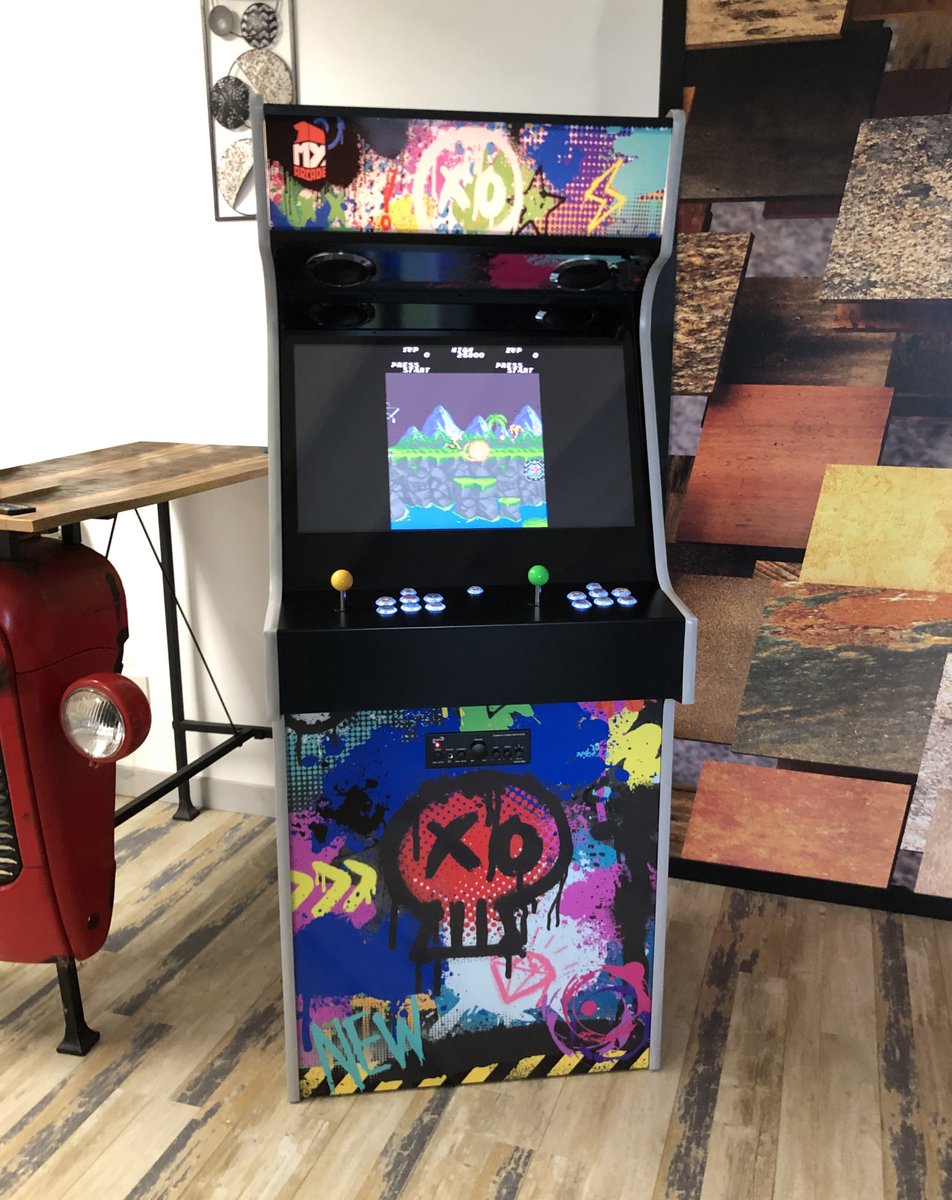 MyArcade2's tweet photo. Découvrez nos toutes dernières réalisations avec ce modèle Ultimate Street ! 

Livrée juste à temps hier pour passer noël dans sa nouvelle famille 😍

Dispo dès maintenant sur https://t.co/L4vrEt0C8s🤩

#arcade #arcademachine #gaminglife #gamingstyle  #retrogaming #madeinfrance🇫🇷 https://t.co/jg4H0BOH2F
