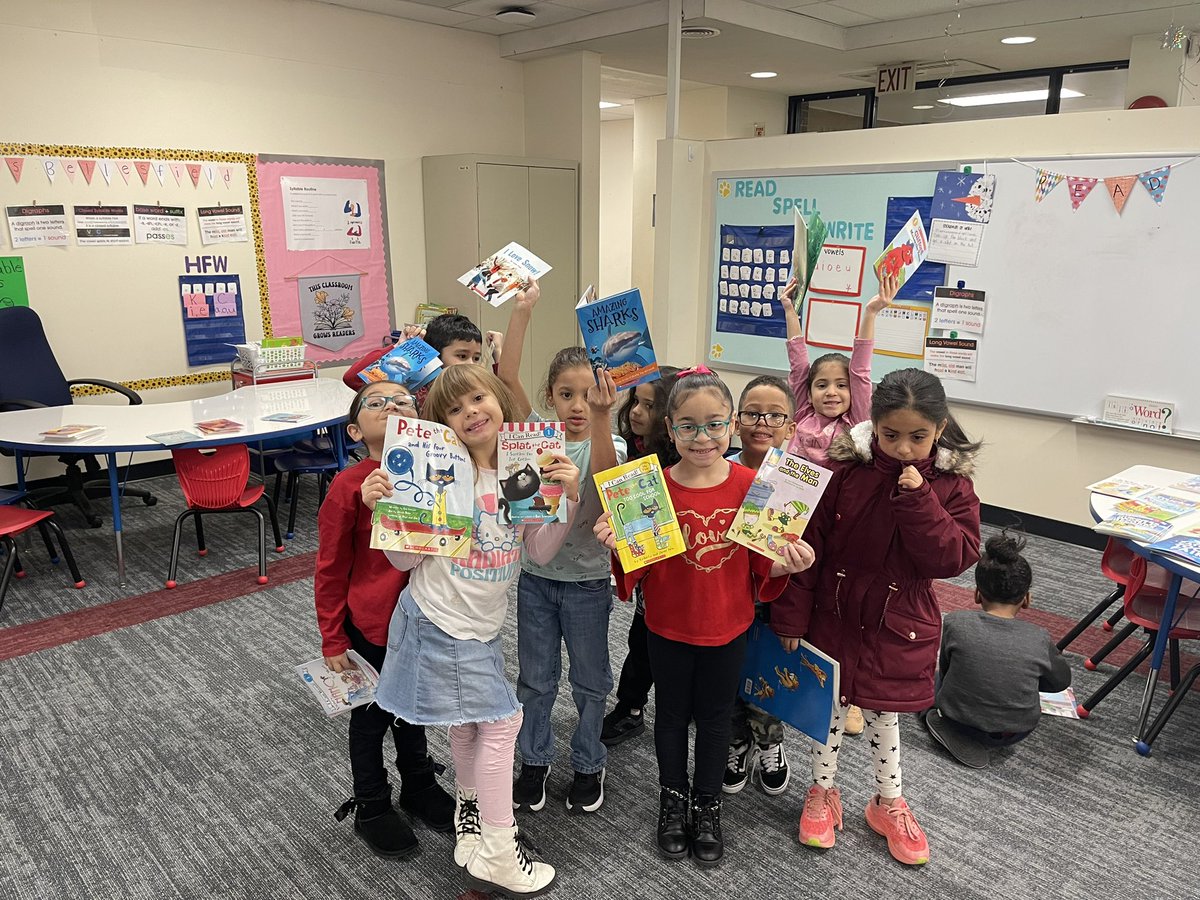 nnagle118's tweet photo. Reading is SNOW MUCH FUN for our 1st graders☃️❄️ thanks to @UGI_Utilities! #ReadingisFundamental #UGIReads @BASDEarlyLearn @BASDFtHill https://t.co/8QJ3Mm8ZfA