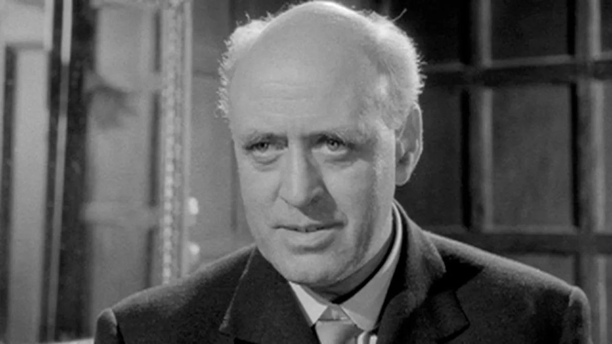 Classic British crime drama with #AlastairSim in AN INSPECTOR CALLS (1954) 6:20pm #TPTVsubtitles Directed by #GuyHamilton