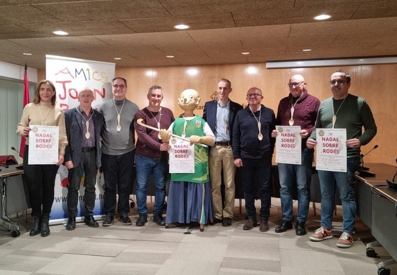 Avui s'ha fet la presentació del IV Nadal Sobre Rodes a l'Ajuntament de Calafell i que tindra lloc el dia 26 de desembre a la tarda al Pavelló Joan Ortoll.
La totalitat de les entrades serán per a benefici d'Amics Joan Petit.
#stickcontent