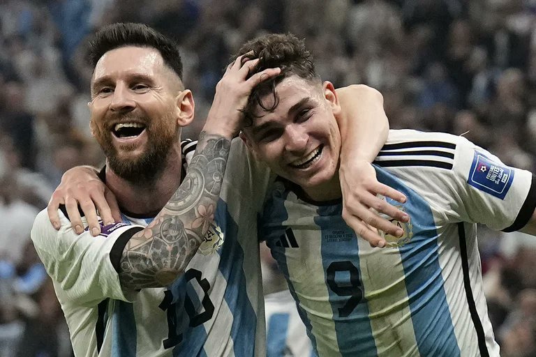 SomosOlimpia's tweet photo. Derlis González y Facundo Bruera. Para Uno, 2023. https://t.co/3axp6Bx7I5