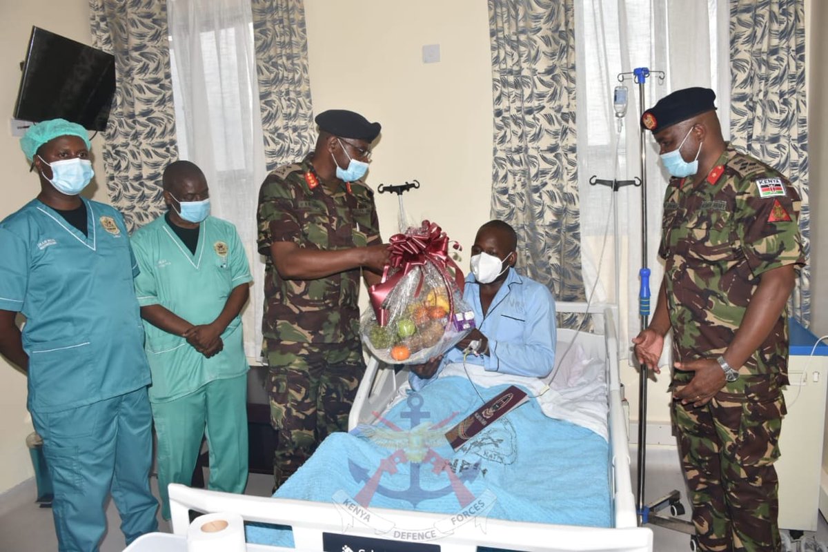 kdfinfo's tweet photo. As the world ushers in the Christmas and New Year season, the Deputy Army Commander Maj Gen William Shume visited patients admitted at the DFMH and Nairobi Regional Hospital  to wish them quick recovery and give them the season’s greetings.
https://t.co/7Ja1ygzHu7 https://t.co/w65I42EwlU