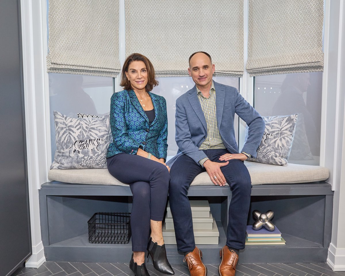 LoveItorListIt's tweet photo. As A New Year, Start a New Marathon Too! So grab your popcorn and Watch Hilary &amp; David on #LoveItOrListIt Witch Team Will Win At The End? Watch it on Wednesday, Jan 5, from 5 pm ET to 8 pm ET on HGTV.
#TeamLoveIt #TeamListIt https://t.co/KvriqazsLx