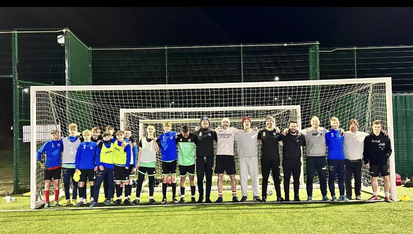 WroxhamEJAU15's tweet photo. Yearly Dads V Lads game to finish off 2022. After an exceptional year, the lads finished off on a big low. With the OAP’s (plus a couple of ringers 😉) running out victorious.
A great end to the year, with lots of laughs. #TopGroup https://t.co/O64vH7LXAR