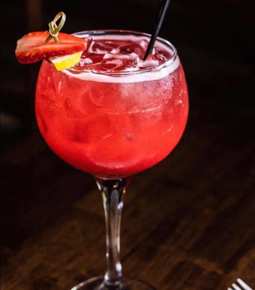 𝐒𝐮𝐫𝐞 𝐢𝐭’𝐬 𝐂𝐡𝐫𝐢𝐬𝐭𝐦𝐚𝐬…🎄

Cocktails at Wolf &amp; Whistle - don’t forget our Big Christmas Quiz Night tonight from 8pm.