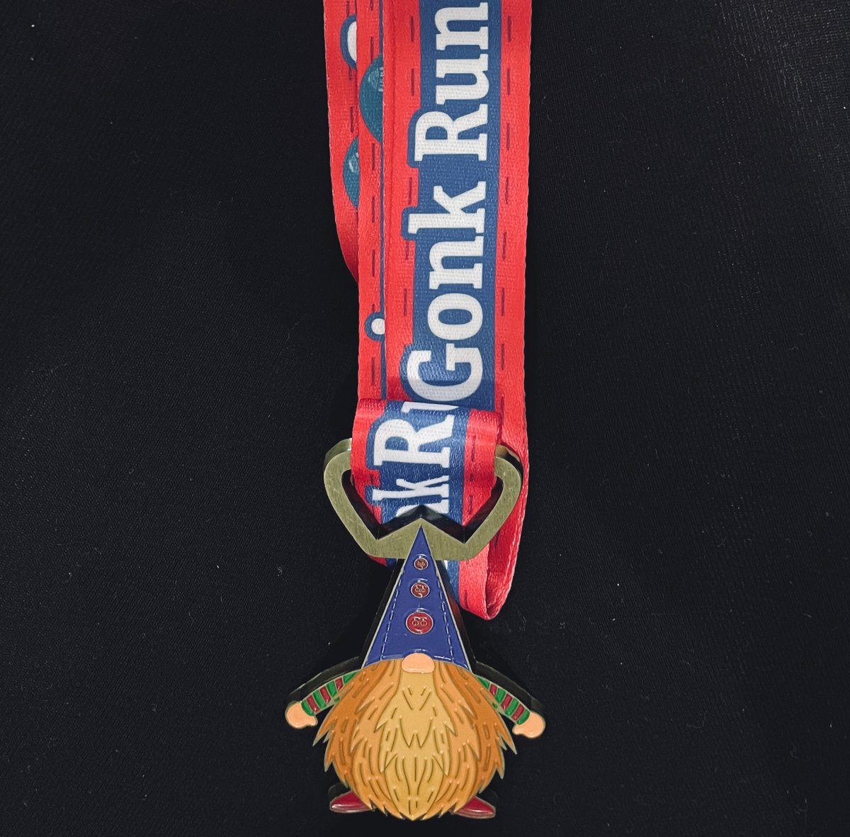 asinbiscuit's tweet photo. My @VirtualRunnerUK Gonk Running Challenge medal arrived today and I love it! #virtualrunneruk #gonkrunningchallenge https://t.co/7NAqUvNfDA