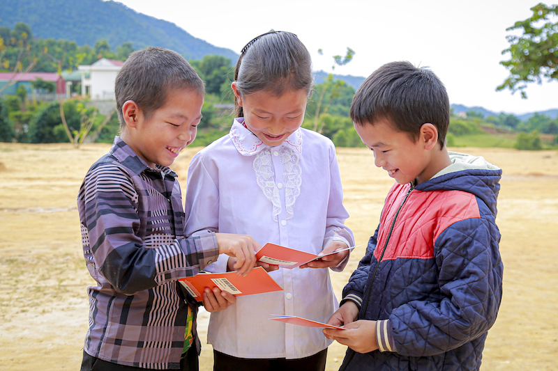Are you one of 2.2 million #ChildSponsors who have received your Christmas card from your sponsored child? 

Let us know in your next RT or @worldvision in your post.