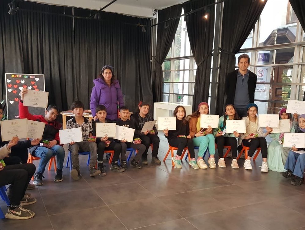 6 ve 7.sınıf öğrencilerimiz “Müzede Bir Gün” projesi kapsamında milli ve manevi değerlerin pekiştirilmesi adına Gazi Müzesi, Kent Müzesi ve Panorama Müzesini gezdiler.Müdür Yardımcımız Hatice Çakıcı’ya ve D.K.A.B. Öğretmenimiz Mustafa Sarıoğlu’na emekleri için teşekkür ederiz. 🤗