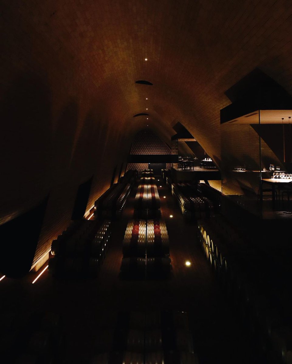 gokhankutluer's tweet image. Size İtalyan şaraplarını anlattım. Bölgeler, üzüm çeşitleri ve şaraplar derken epey uzun bir yazı oldu. Ekleyeceğim birkaç bölge daha olcak ama şimdilik son hali böyle. Vaktiniz olduğunda şöyle bir bakarsınız.

🍇 gokhankutluer.com/blog/italyan-s…