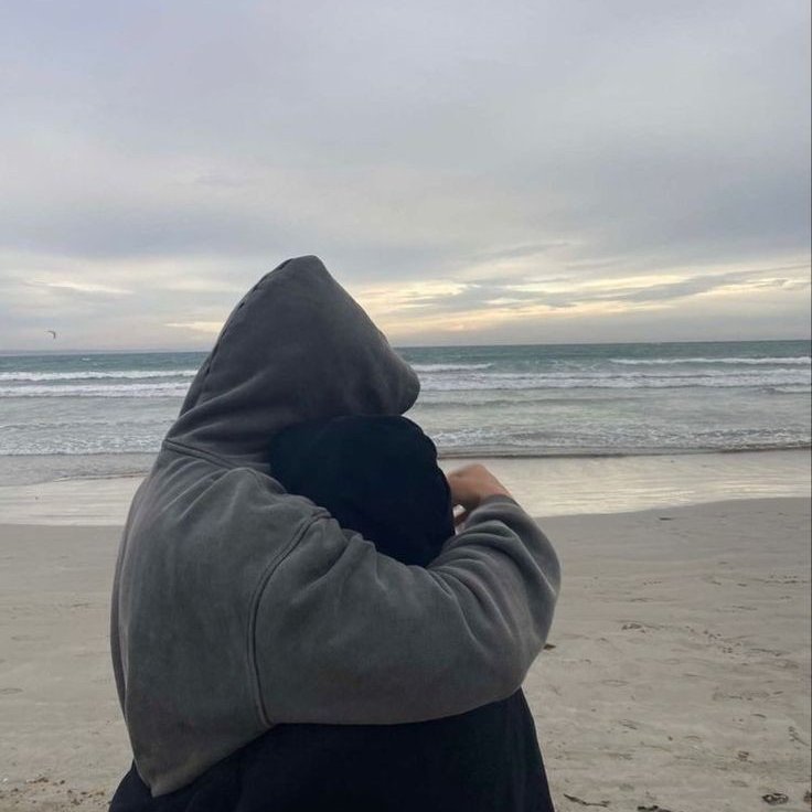 • senin iki kolunun arası, benim şehrim.