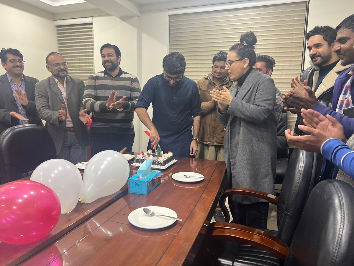 AurNetwork's tweet photo. Moazzam Majeed, Managing Director @AurNetwork   participated in Christmas week celebrations along with all Christian team members by cutting a cake and announcing a special bonus for our Christian colleagues.

#MerryChristmas #Harmony #Tolerance #DiversityAndInclusion https://t.co/fWMMcYA8TN