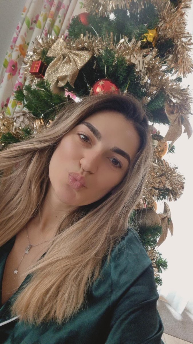 MissNikoleeLive's tweet photo. Waiting for Santa🥰 https://t.co/KeJIdu8eeJ come and see me😘😘😘 https://t.co/Pj29fVfEtY
