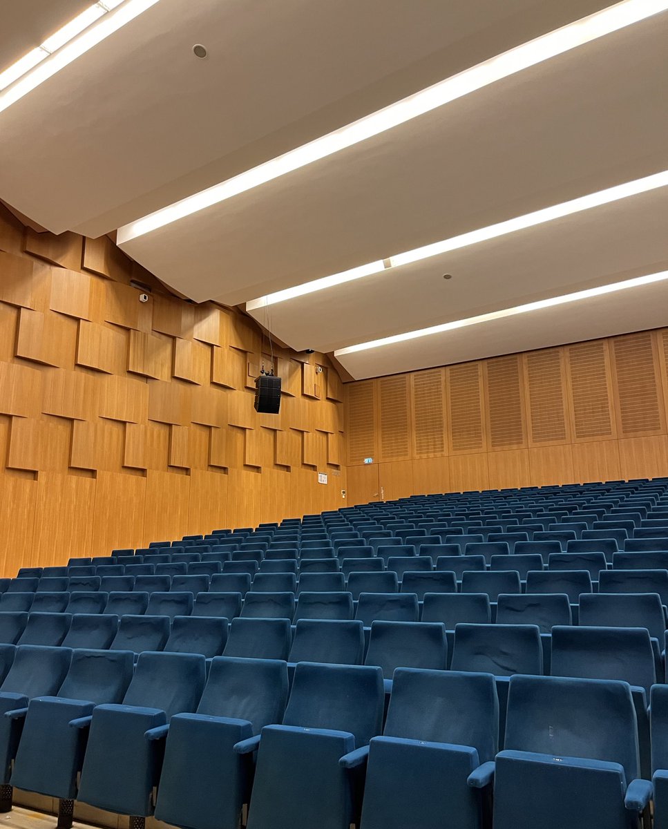 onkomm_julia's tweet photo. Kleiner Raumwechsel bei Medienkommunikation #onkomm #dll22 mal was neues :) https://t.co/p64Qm80KKn