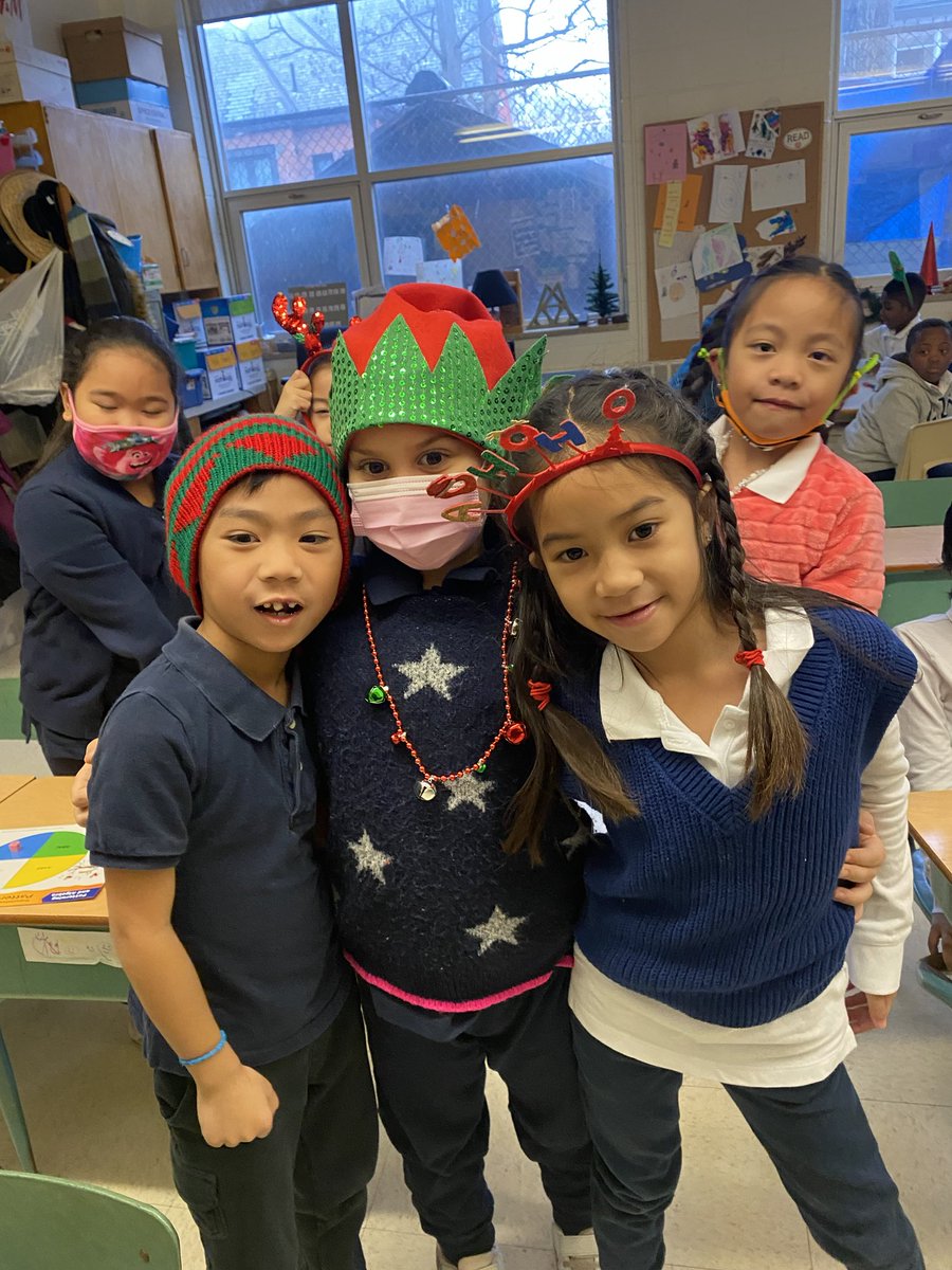 HolyFamilyRm214's tweet photo. Christmas accessories day! https://t.co/5sK30MAUmt