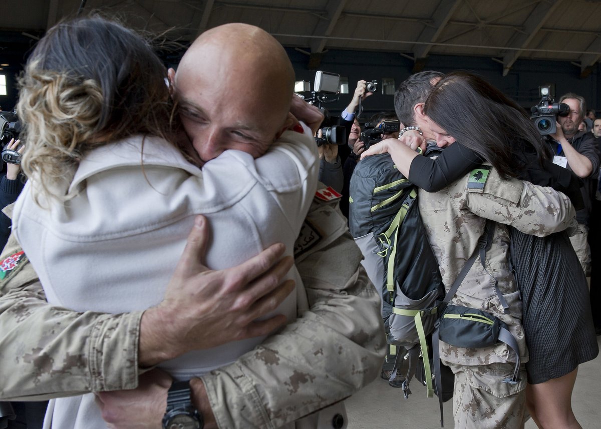 CanadianArmy's tweet image. The @CanadianArmy family includes soldiers and those who love them. When our loved ones need support, our Family Information Line, 1-800-866-4546, is available 24-7. 

You’re not alone: cfmws.ca/support-servic…