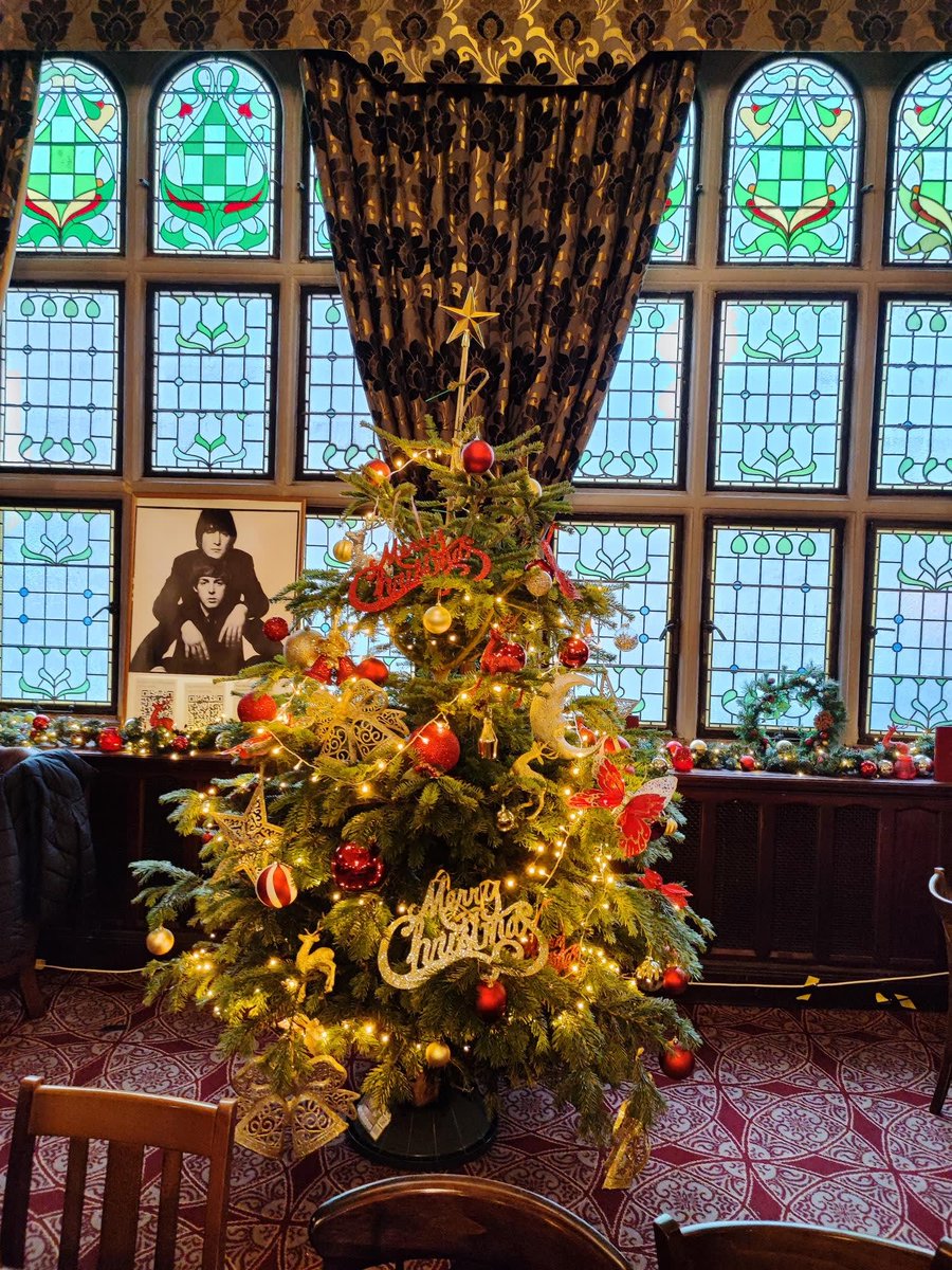 We are open Christmas day from 11.30 till 5pm for Drinks !!!#Victorianchristmas #mulledwine #christmascheer