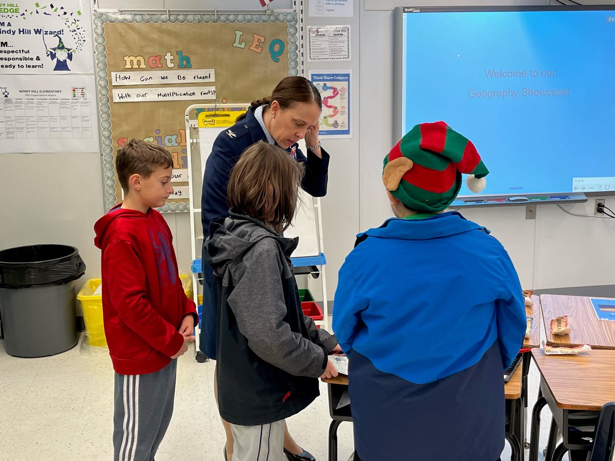 Students in action - Windy Hill ES hosted a Project-Based Learning Expo this week. Third graders presented their projects on the five regions of the United States to special guest Colonel Piper of the USAF. Keep up the great work <a href="/WindyHillElem/">Windy Hill Elem</a> students! #CalvertShines