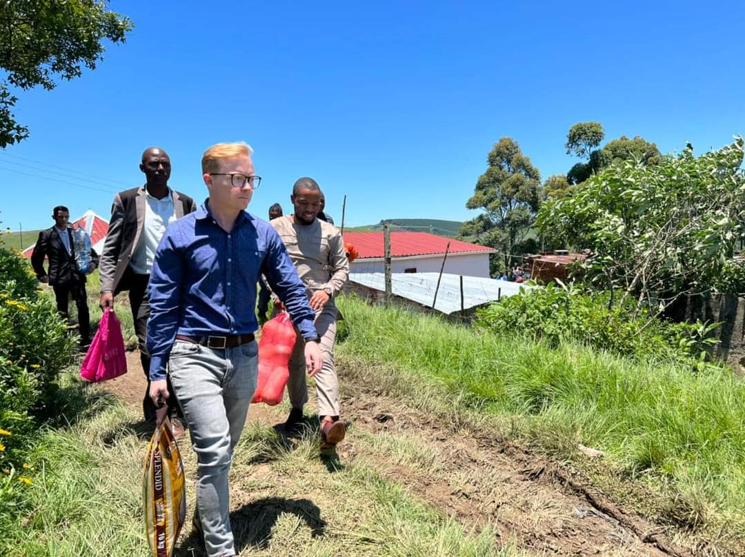 MayorPappas's tweet photo. Today we visited the families of those who tragically lost their lives on the Durban Beach front. One person from uMngeni died and another is still missing. 

Our thoughts and prayers are with the families. https://t.co/HSy4ifN84q