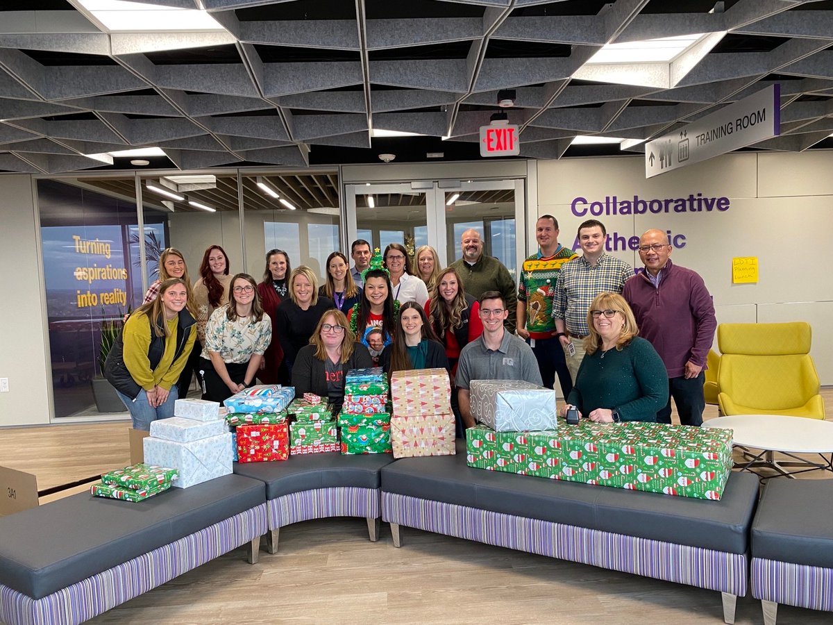 fg_life's tweet photo. Thank you to our F&amp;G team members for your continued dedication to giving back to the community this holiday season!

#FGLife #CompaniesThatCare #WeAreFG https://t.co/JKqcJWk0oI