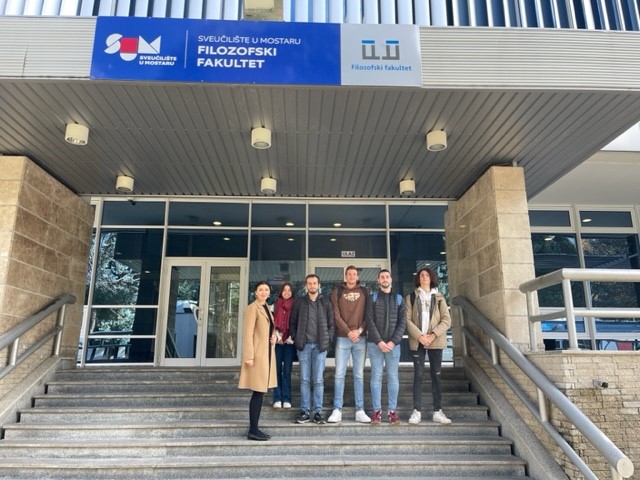 Estudiants del CIPFP Luis Suñer cursen estudis a Bòsnia i Hercegovina.

Cinc estudiants del nostre centre realitzen estudis en la Universitat de Mostar dins del programa europeu Erasmus+.

+ info fpalzira.es/web/index.php/…