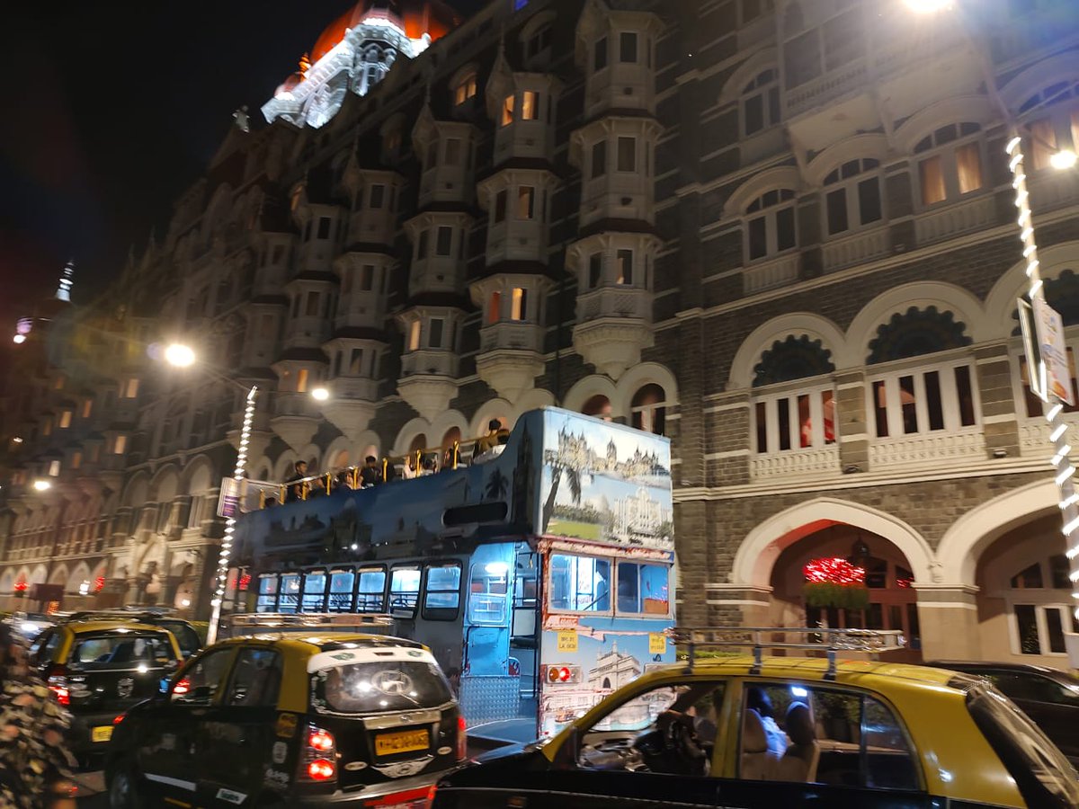 devamitrapanda's tweet photo. #myrandomclick the three Vital Elements of #AamchiMumbai #TheTaj #Kalipeeli #Doubledecker Bus https://t.co/FO3uHFRWTp