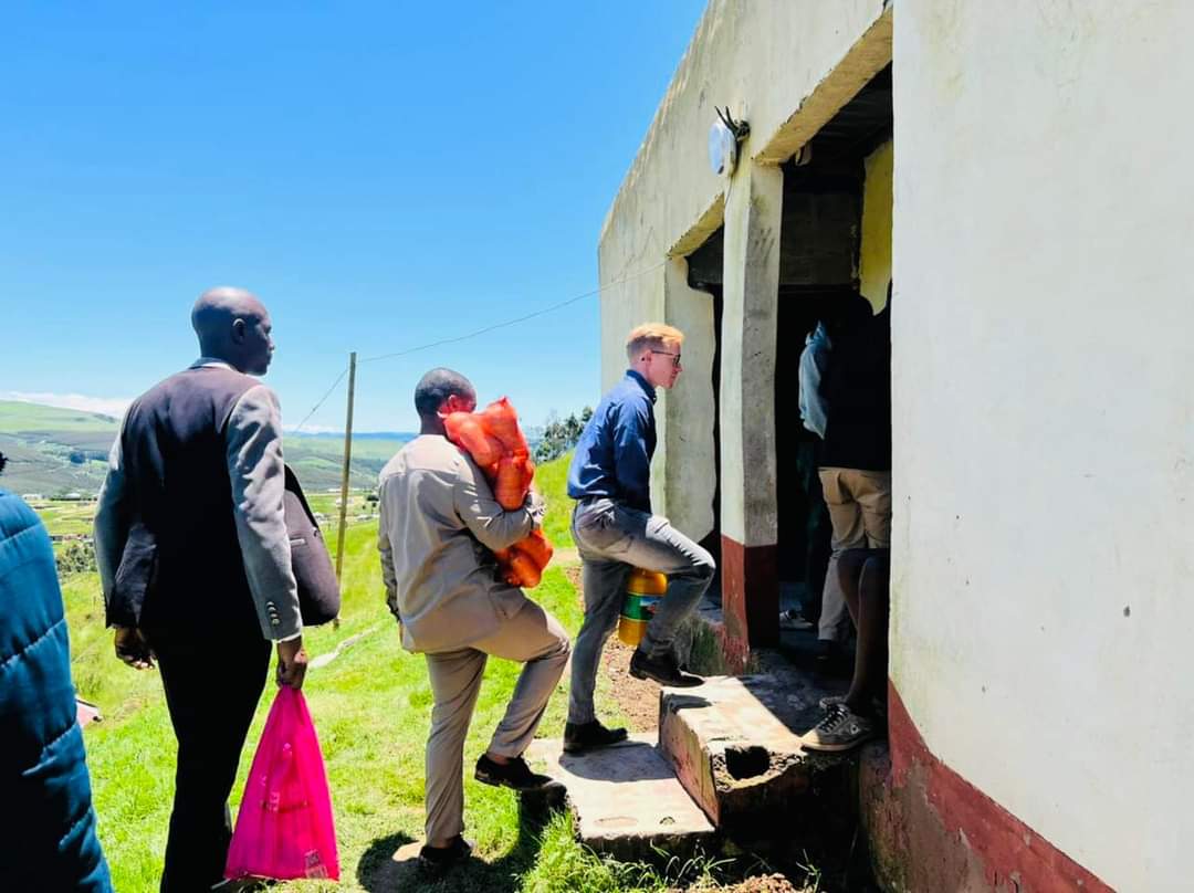 MayorPappas's tweet photo. Today we visited the families of those who tragically lost their lives on the Durban Beach front. One person from uMngeni died and another is still missing. 

Our thoughts and prayers are with the families. https://t.co/HSy4ifN84q